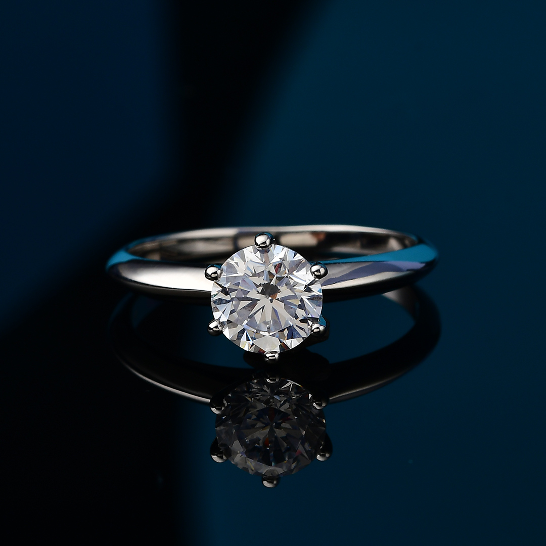 925银莫桑石银制品 T家六爪0.5-5克拉时尚经典轻奢结婚订婚简约