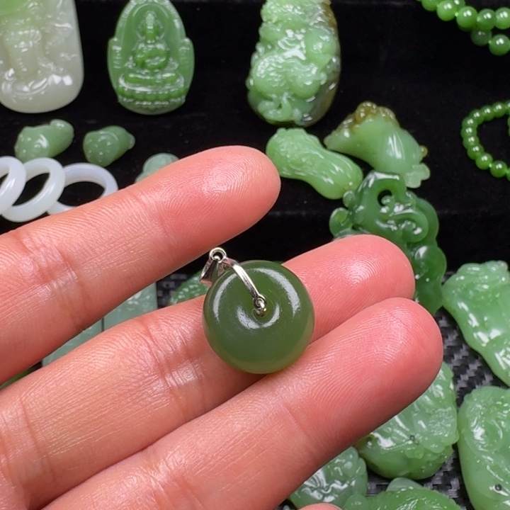 和田玉未镶嵌耳饰