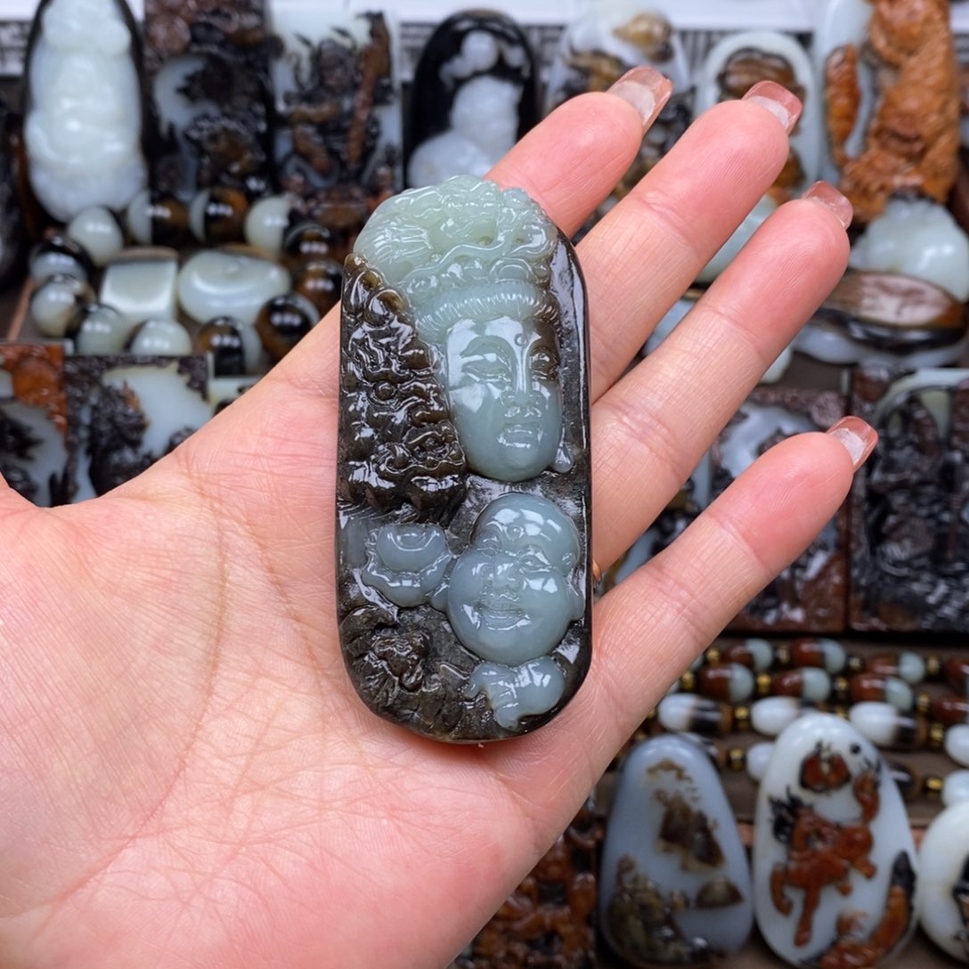 颈饰未镶嵌和田玉