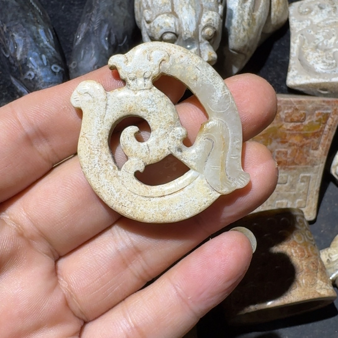 用***6和田玉未镶嵌挂件