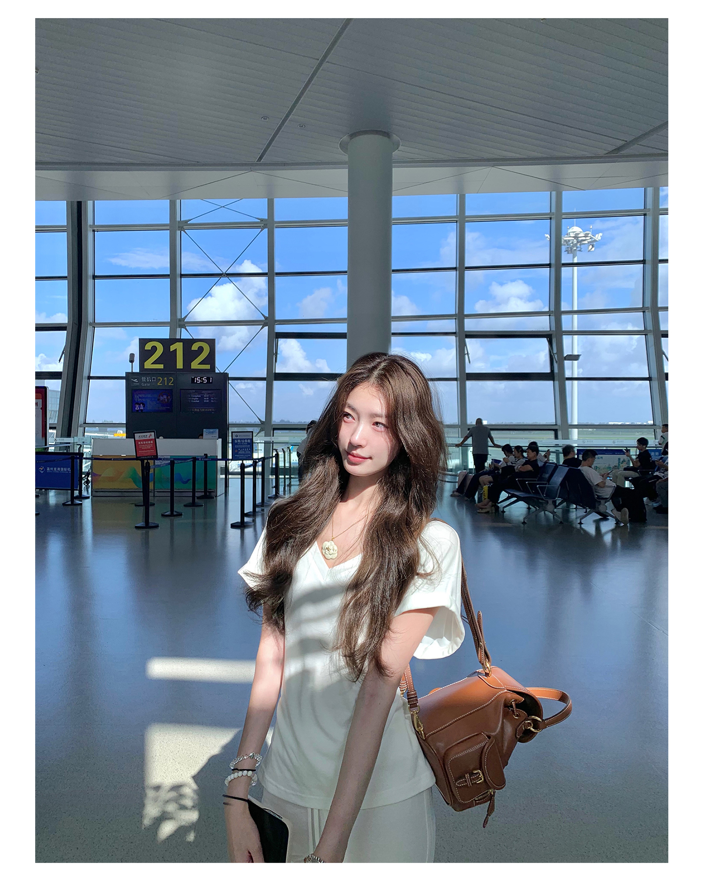 SourceWithU 7.23 漫画纸片人 慵懒感莱赛尔天丝收腰V领T恤套装