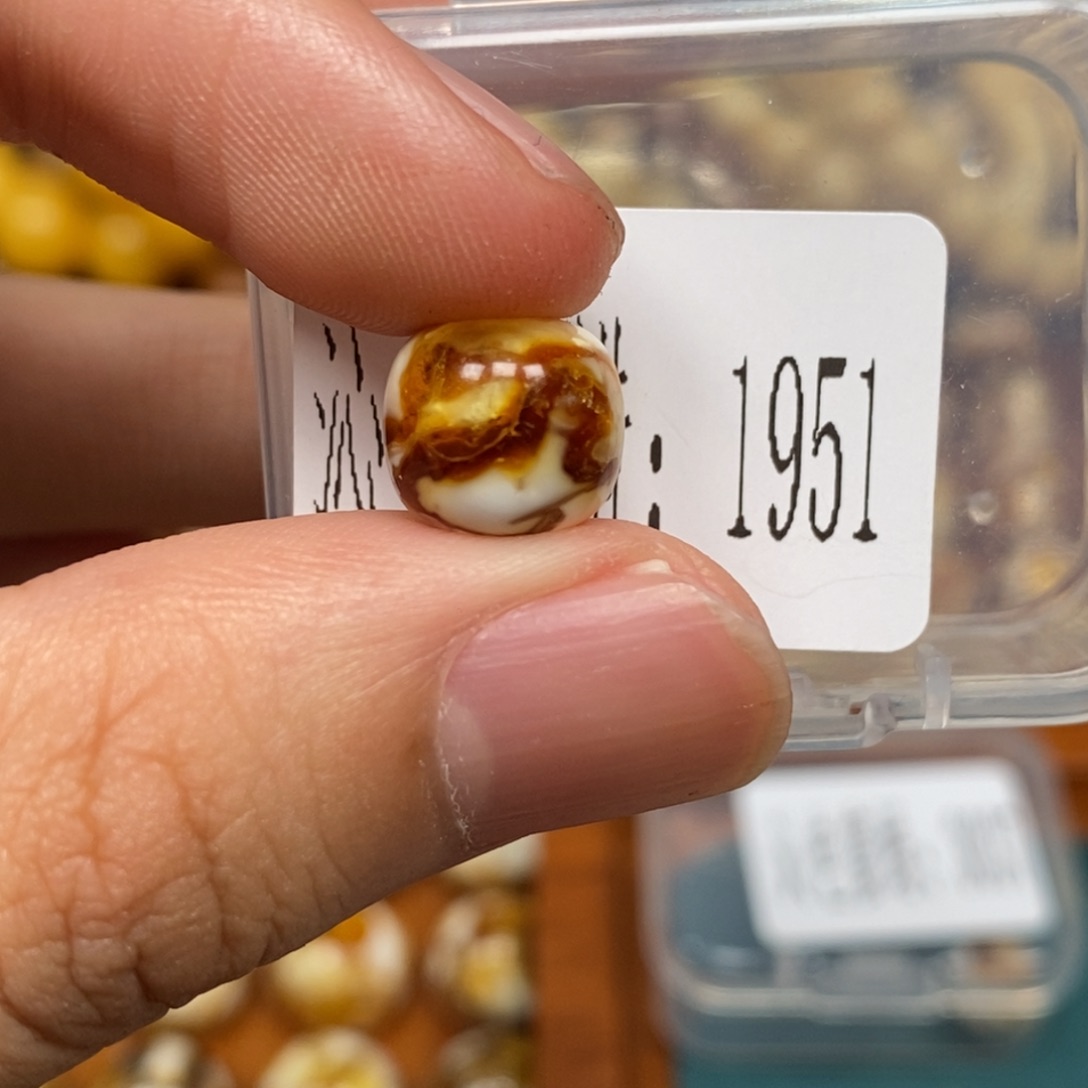 蜜蜡未镶嵌珠宝奇石1951