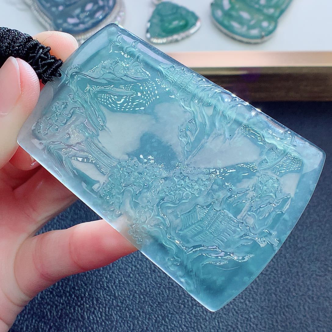 翡翠颈饰未镶嵌翡翠