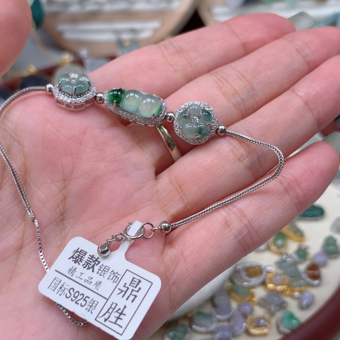 颈饰银S925镶嵌翡翠T****猫手链