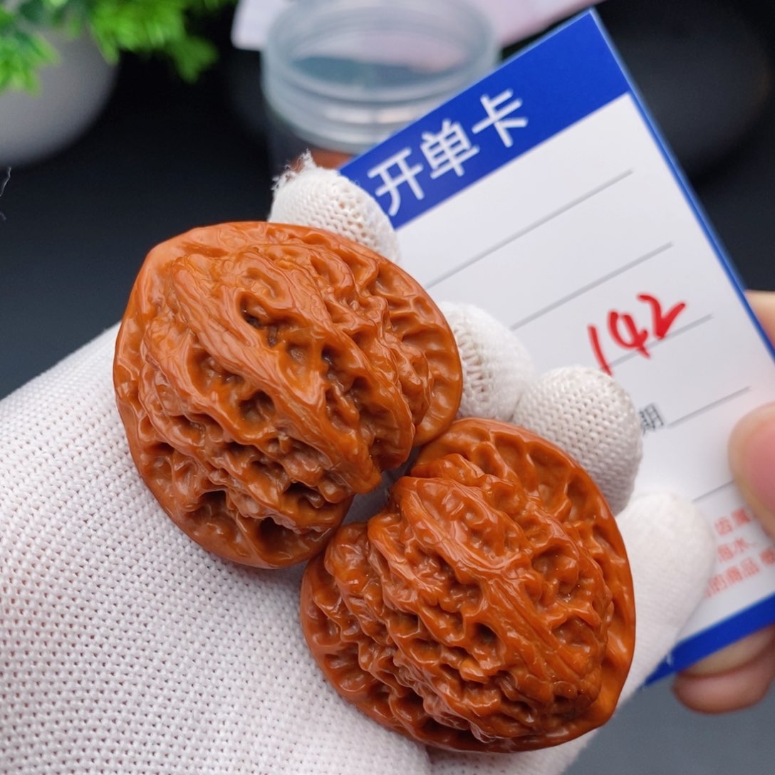 文玩核桃把件38金牛142