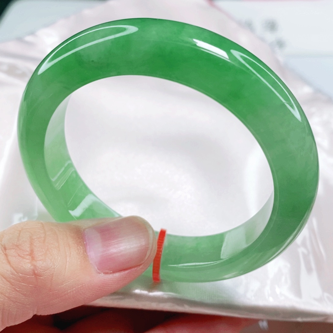 未镶嵌手镯翡翠50.5圈口毕业