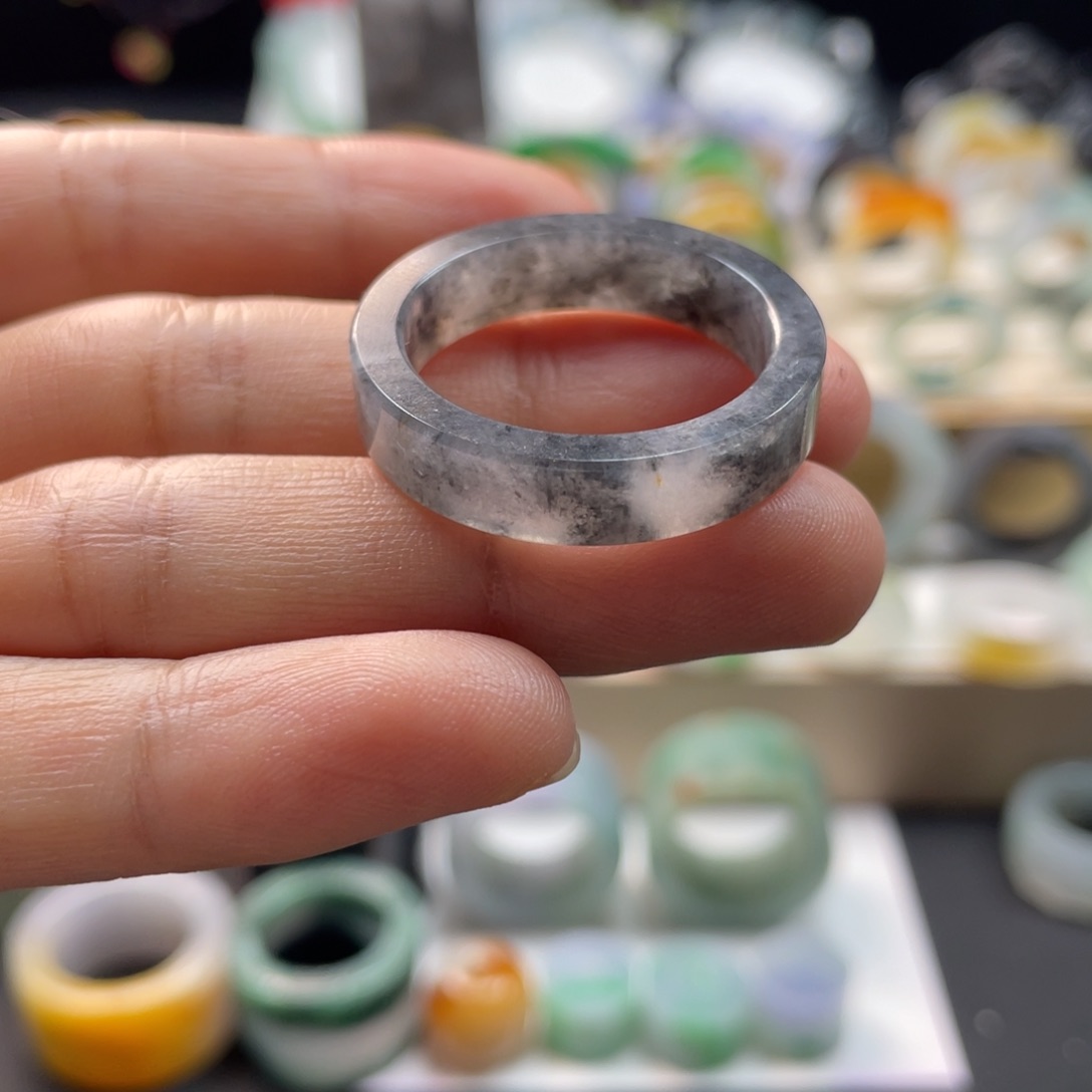 定制翡翠未镶嵌戒指