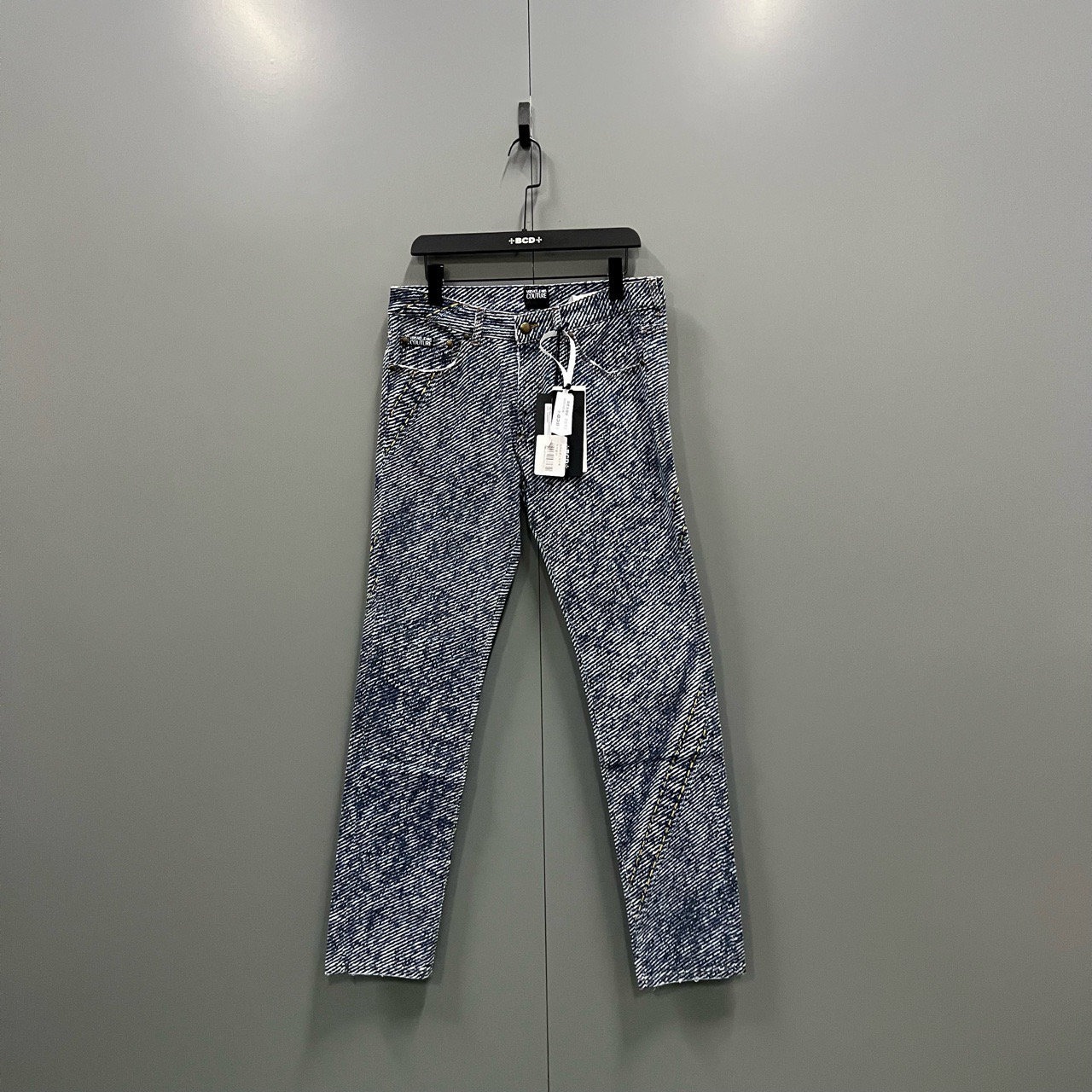 99新 VERSACE/范思哲 （bb）122 蓝色水洗牛仔裤 30码/3400/吊牌