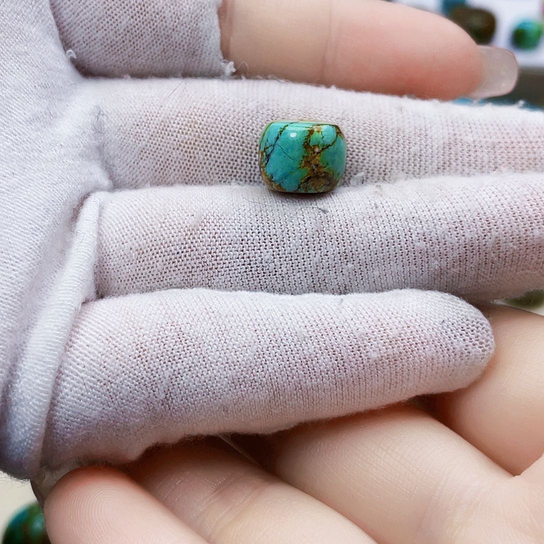 绿松石未镶嵌饰品