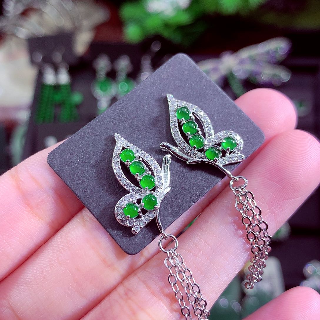 颈饰未镶嵌翡翠天然