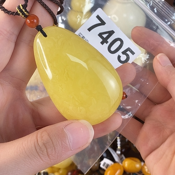 蜜蜡未镶嵌珠宝奇石
