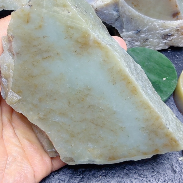 和田玉（糖玉）未镶嵌珠宝奇石