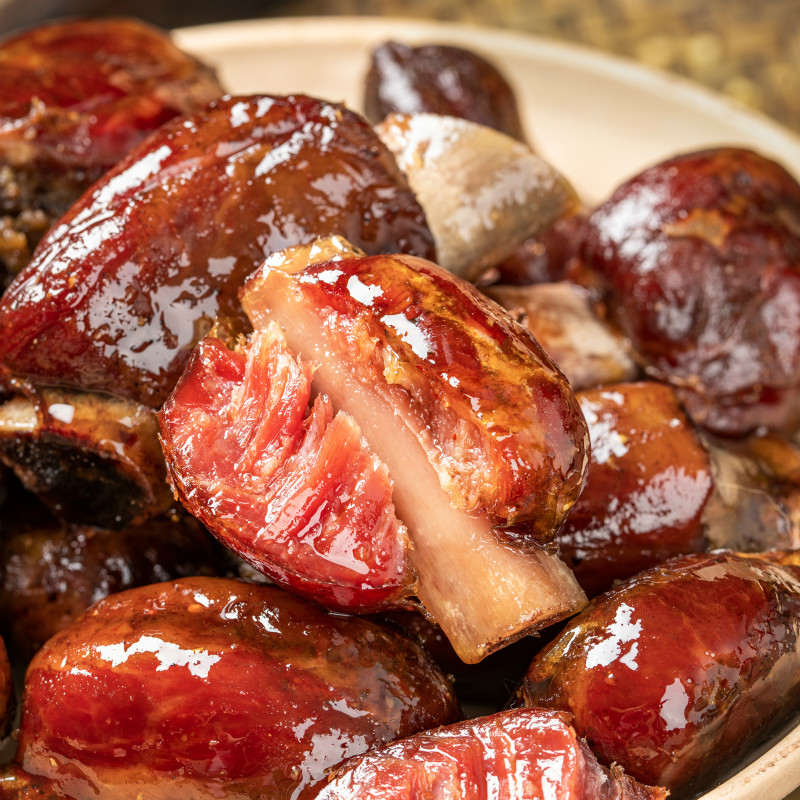 四川特色手工腌制烟熏香辣排骨香肠熏香浓郁肉质紧实