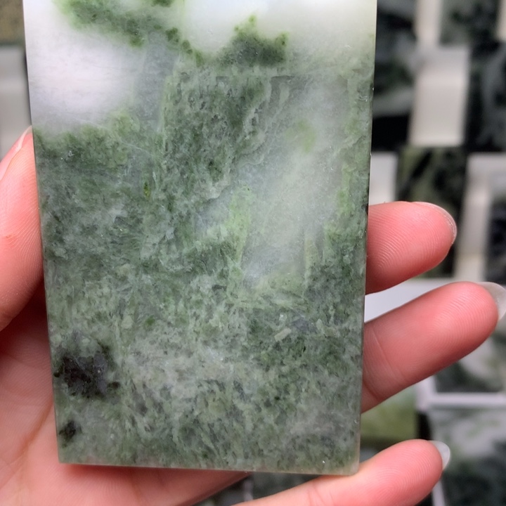 独山玉颈饰未镶嵌阿*