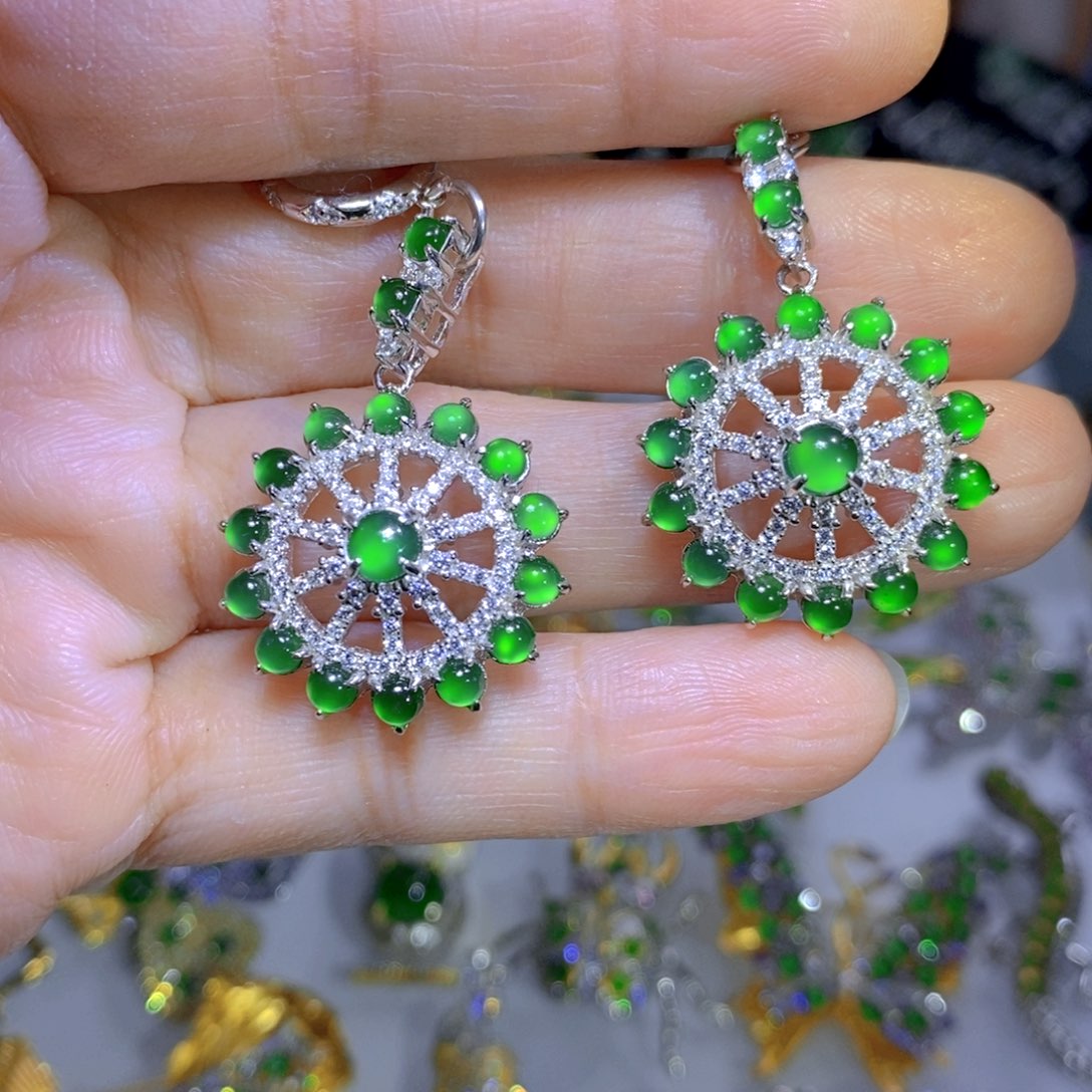 翡翠颈饰银S925镶嵌天然翡翠