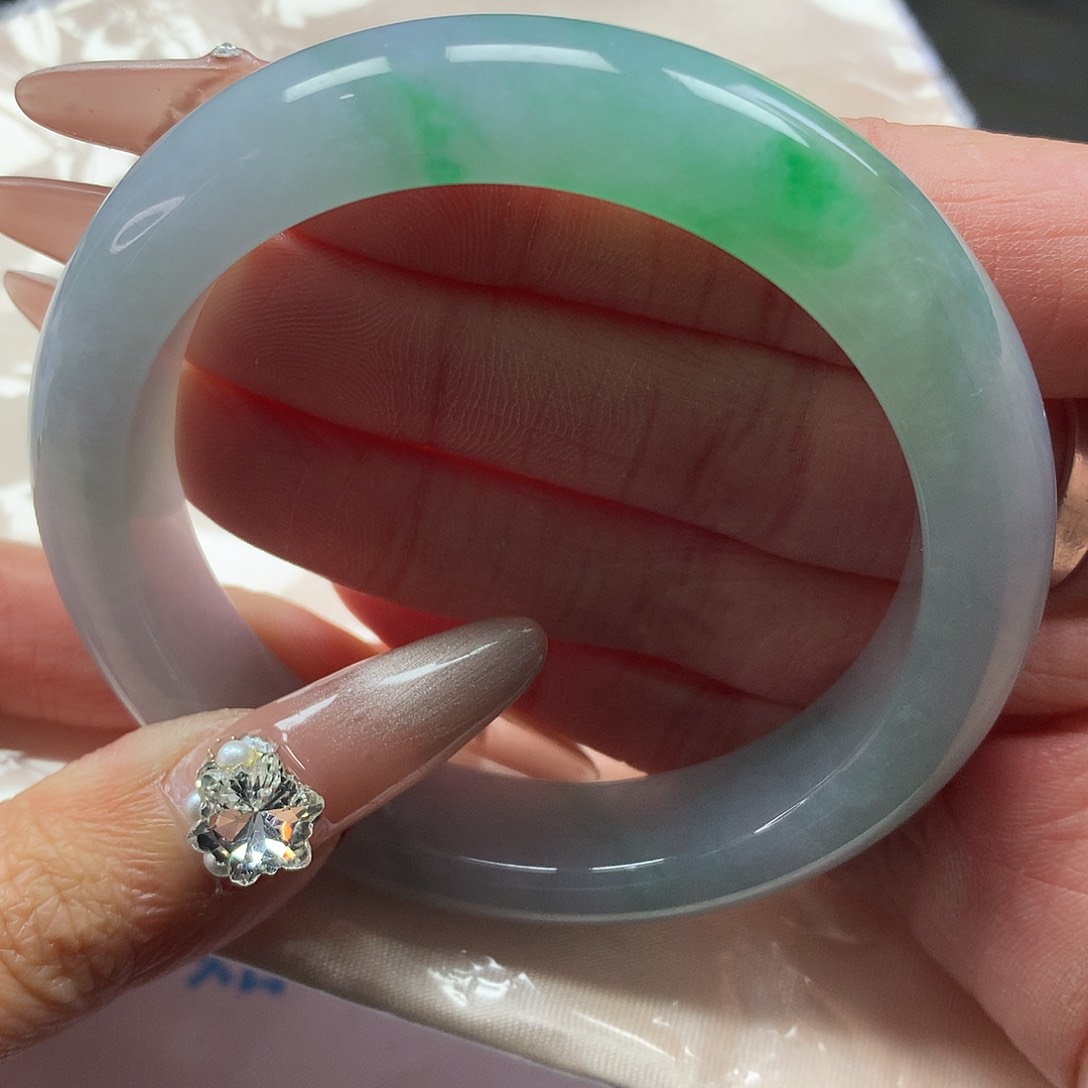 翡翠手镯未镶嵌57圈