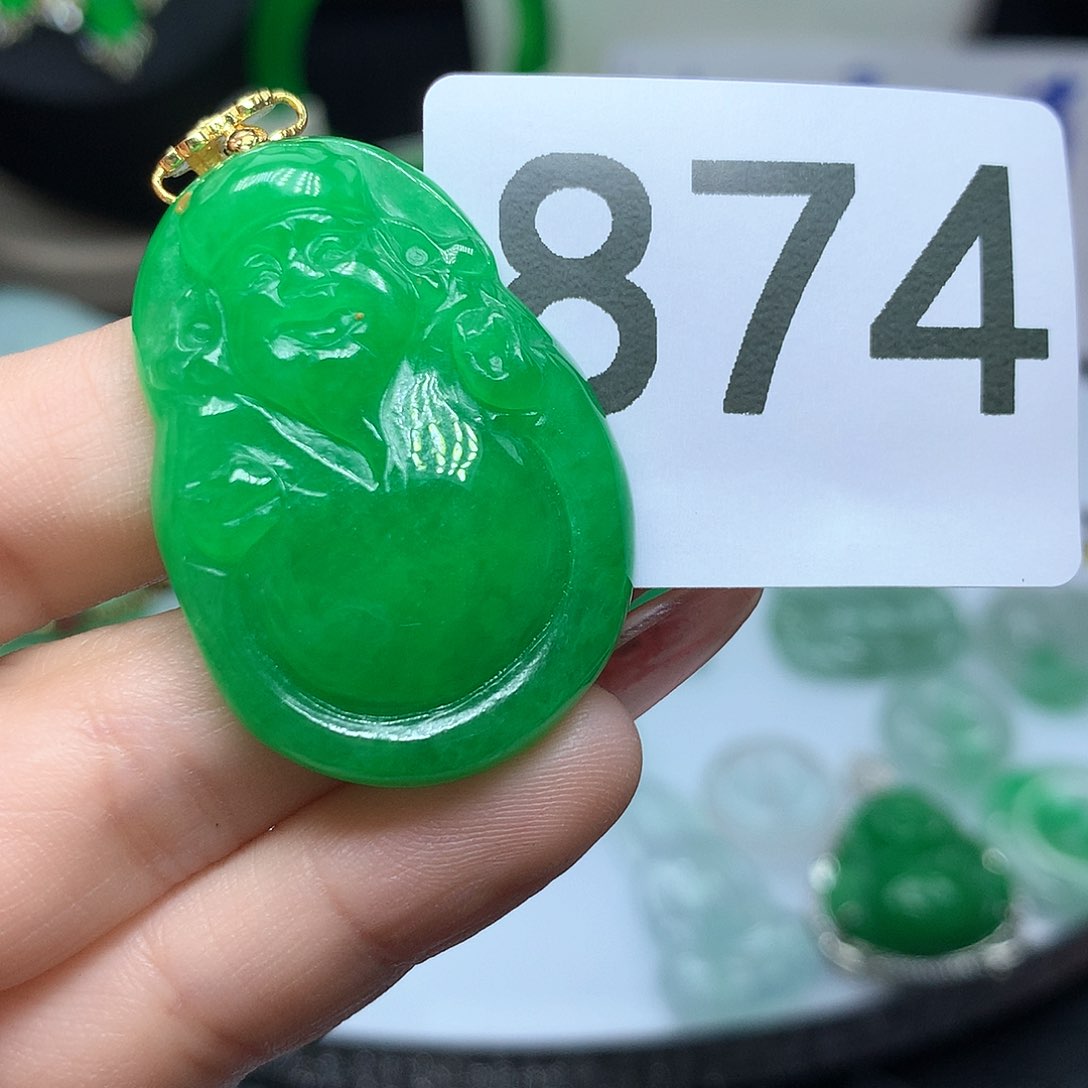 翡翠吊坠(赠链)未镶嵌