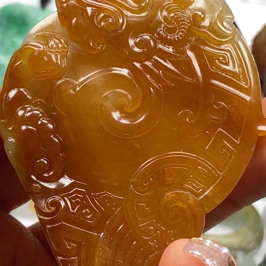 翡翠颈饰未镶嵌知**一