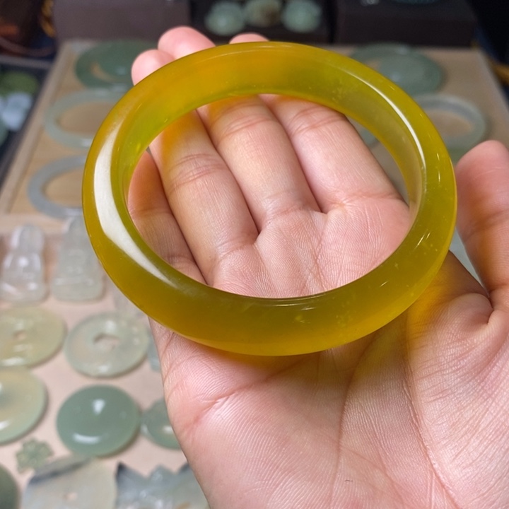 蛇纹石玉未镶嵌手镯?****?