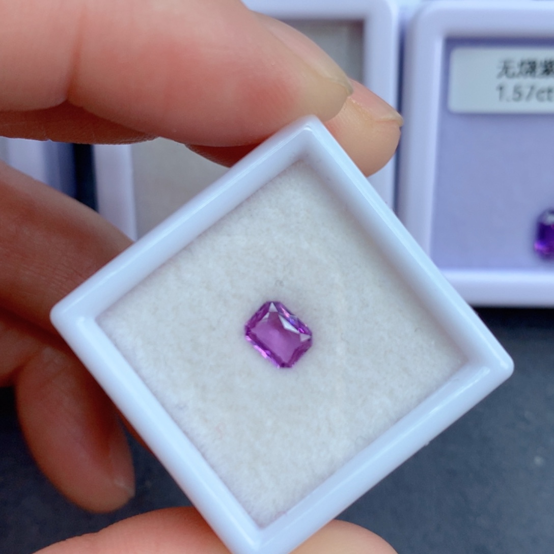 彩色蓝宝石无烧0.52克拉裸石未镶嵌