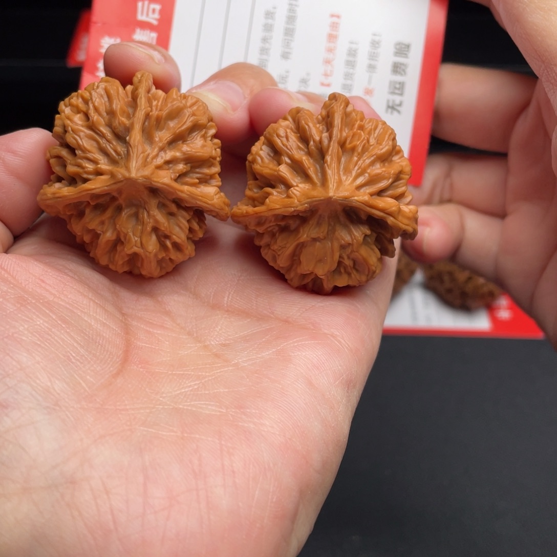 把件文玩核桃三棱38