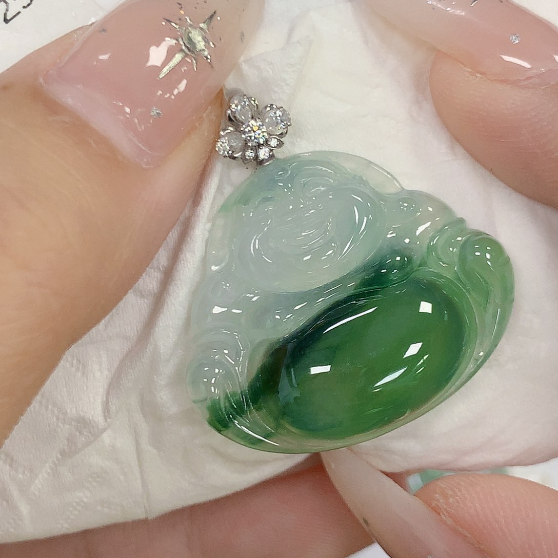 颈饰18K金镶嵌翡翠