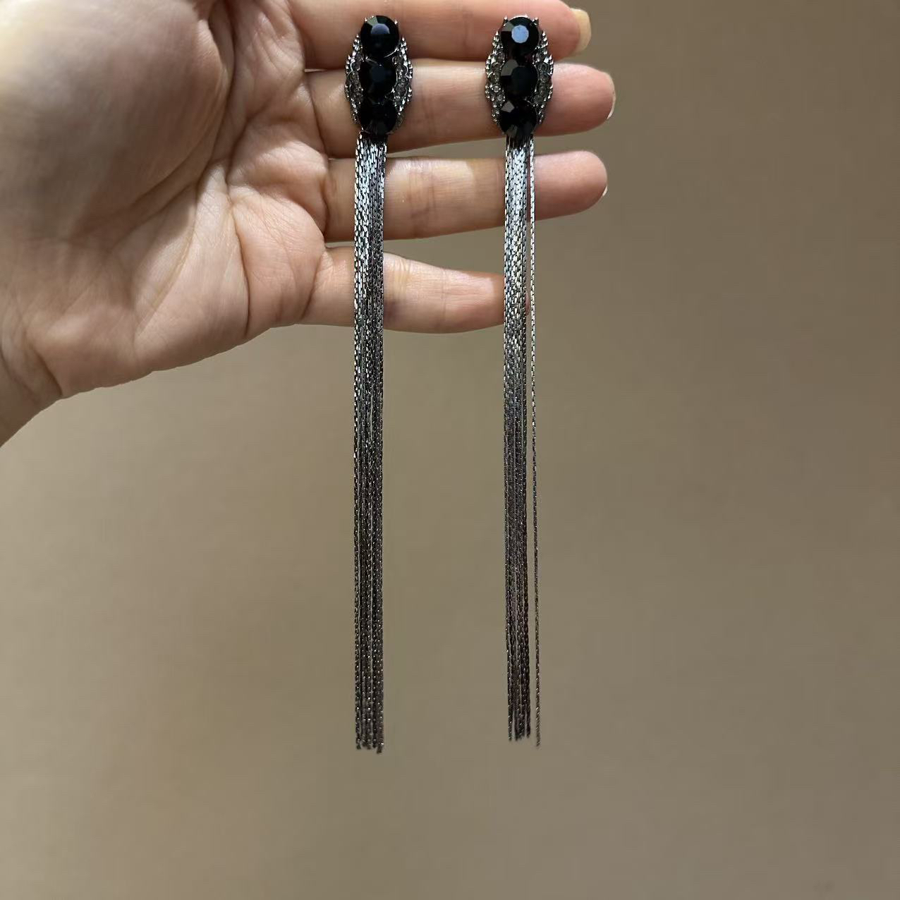 铜合金合成锆石耳饰 秀款黑色枪色流苏5700000