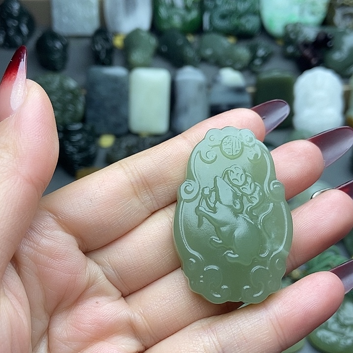 和田玉未镶嵌颈饰