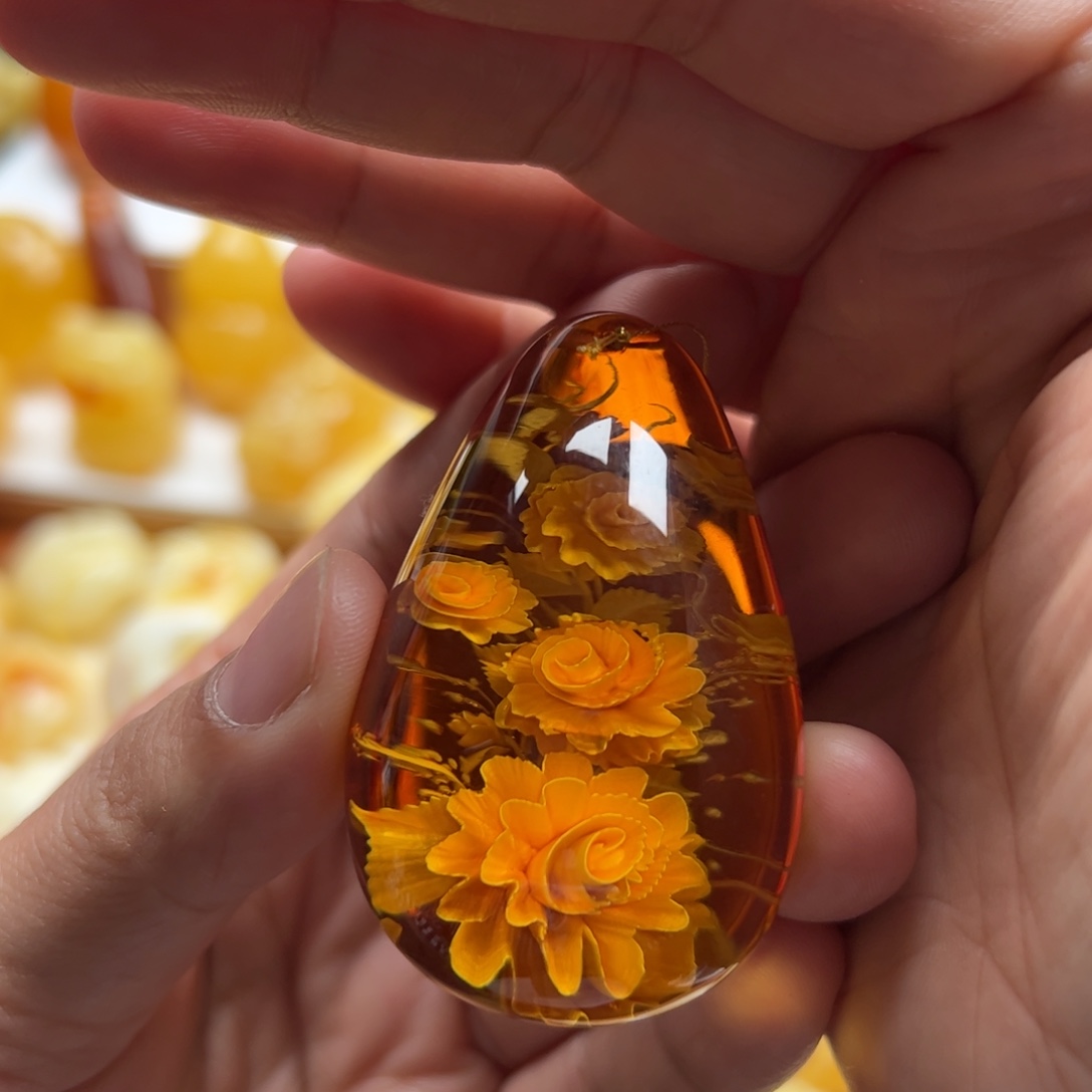 琥珀未镶嵌珠宝奇石