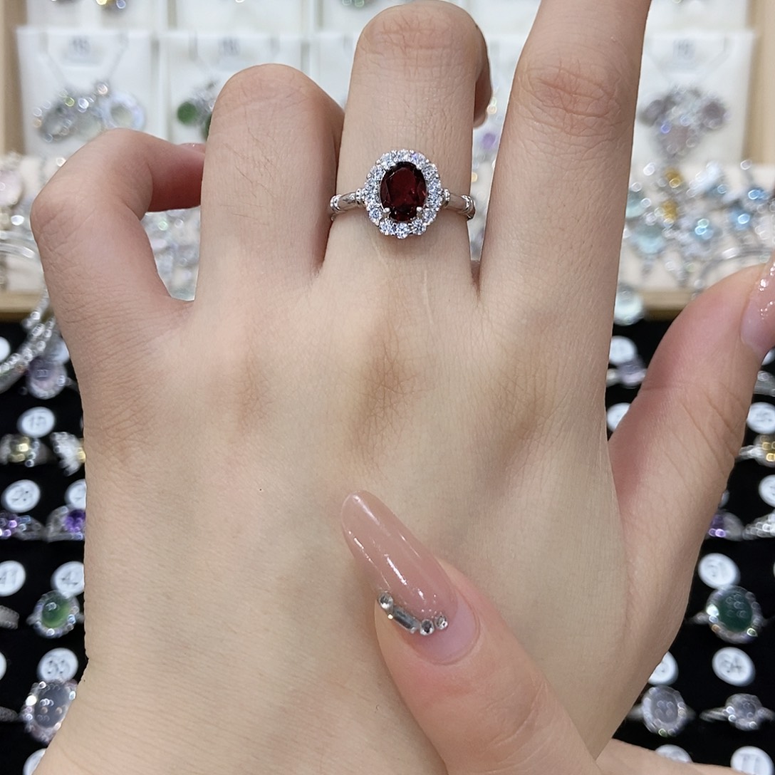 青***榄戒指石榴石银S925镶嵌