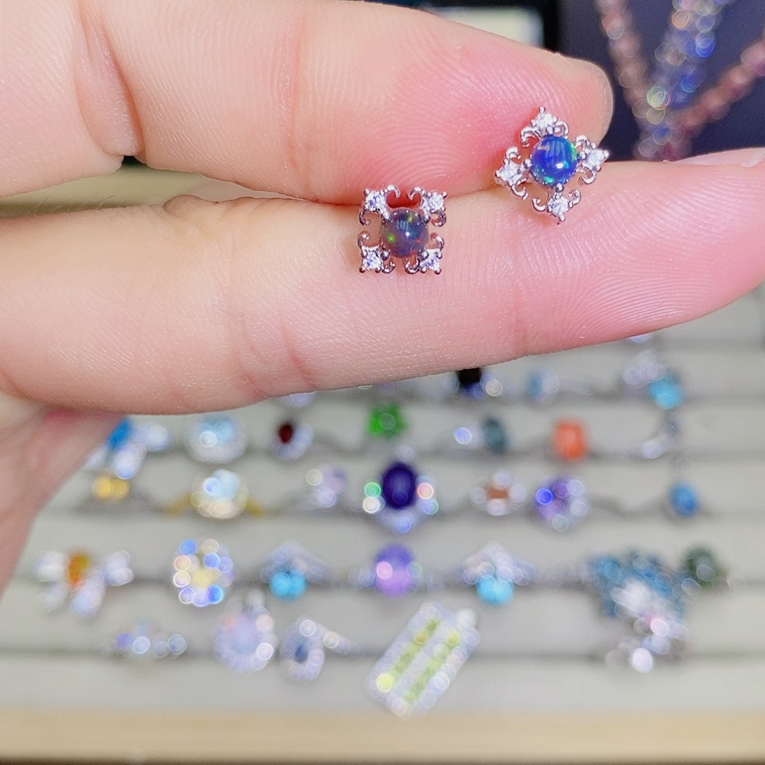 欧泊未镶嵌珠宝奇石