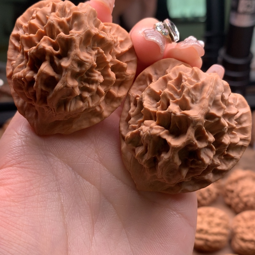 【闪购商品】文玩核桃吊坠河***蜢秦岭野生