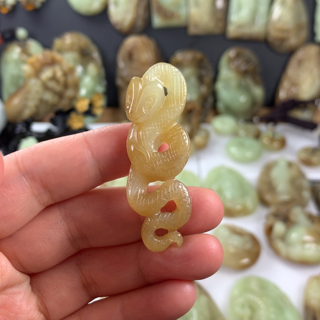 和田玉颈饰未镶嵌