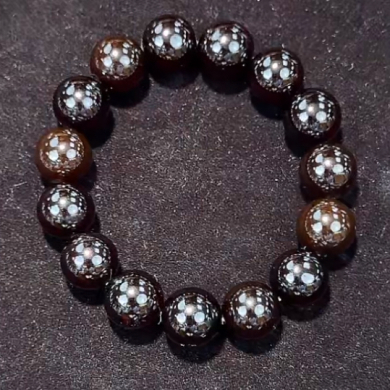 【齐福珠宝】XQ0470/13mm缅甸曼德勒特级满色翳珀（多样性发其一）