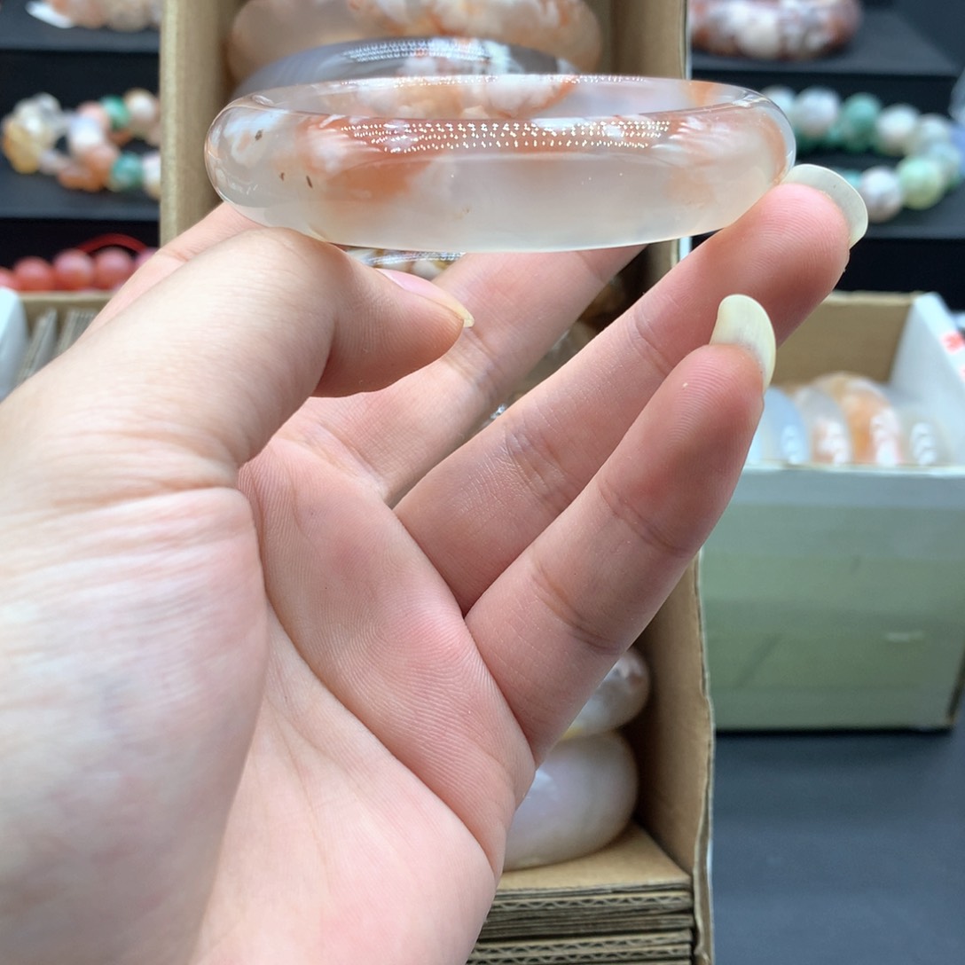 【闪购商品】手镯玛瑙/玉髓未镶嵌r****k