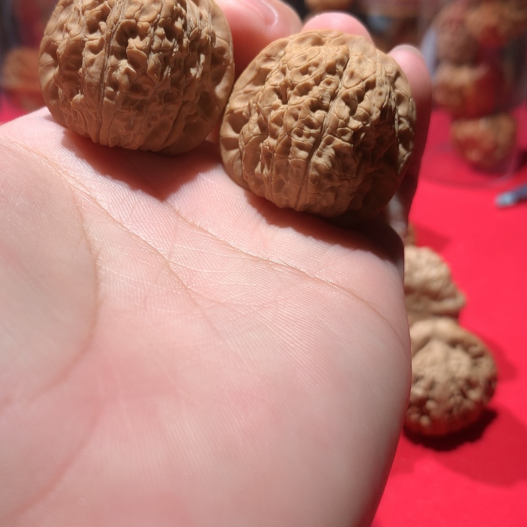 文玩核桃把件血麒麟