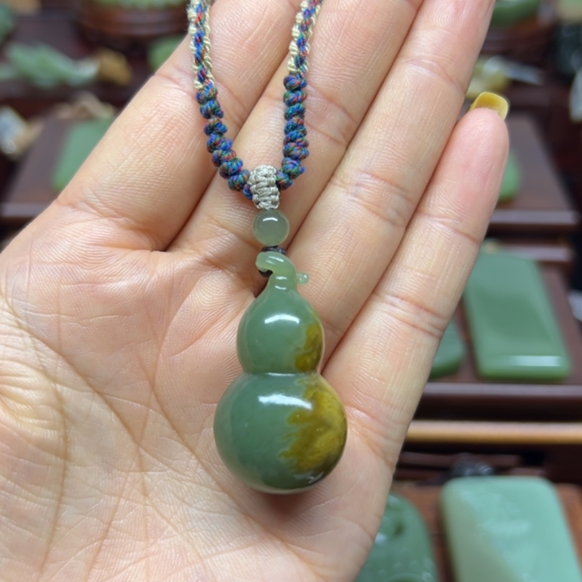 【闪购商品】岫岩河磨玉（透闪石质玉）颈饰未镶嵌葫芦