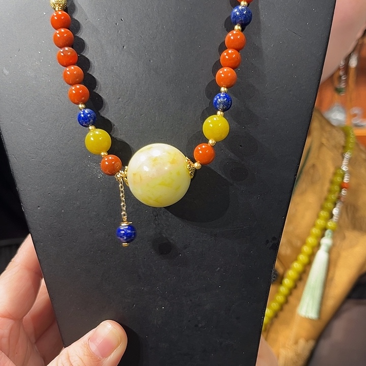 颈饰未镶嵌和田玉