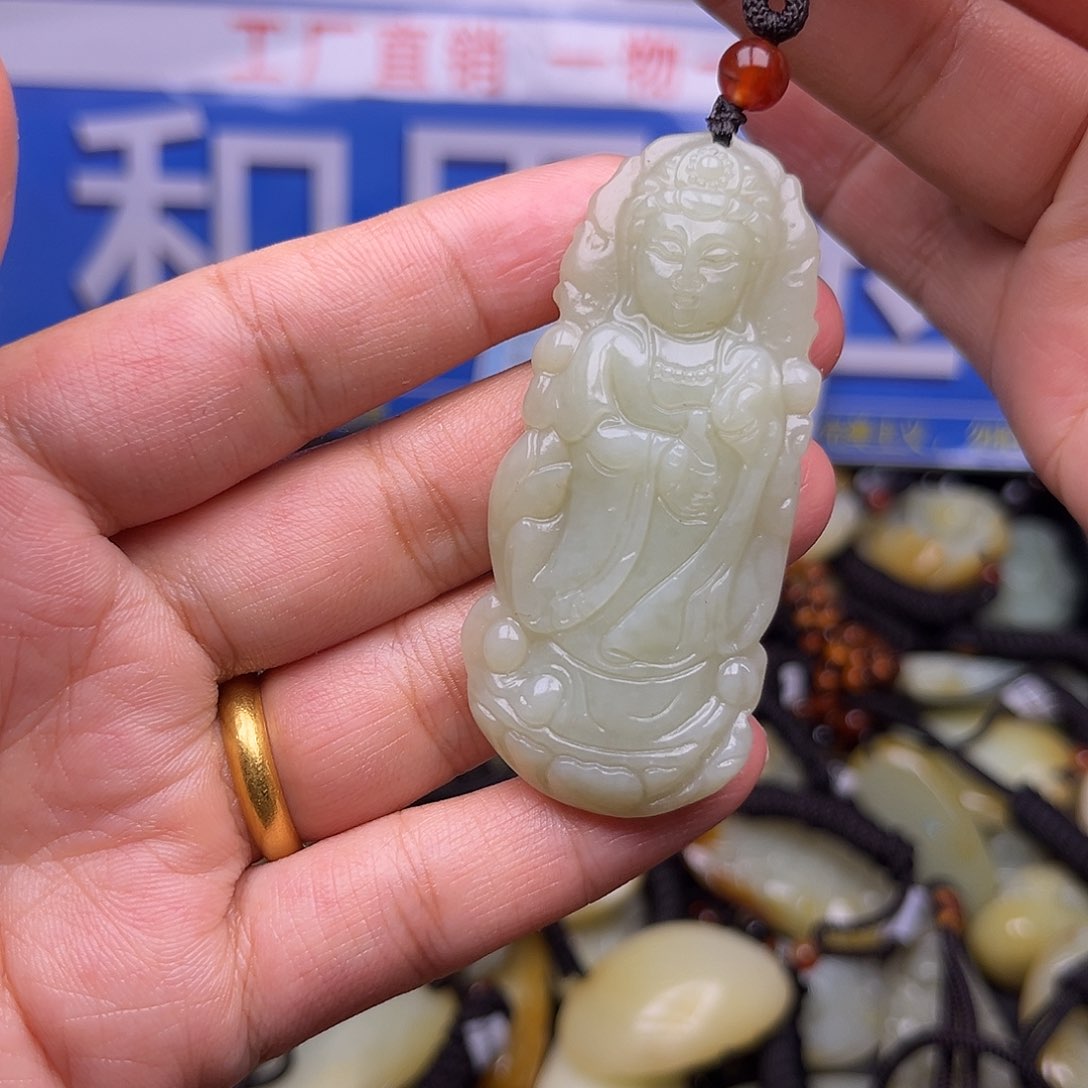和田玉未镶嵌颈饰