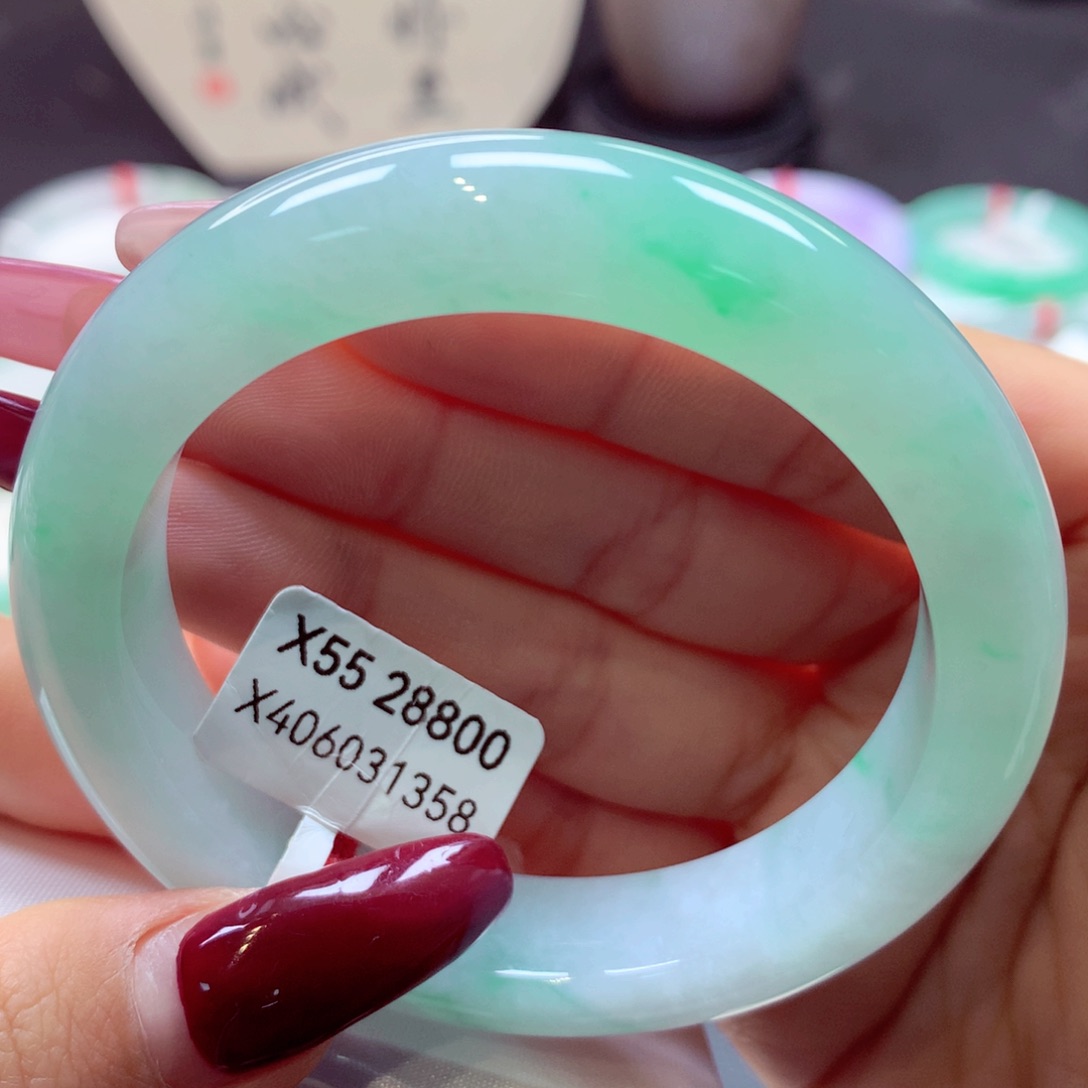 翡翠手镯未镶嵌泥鳅背7号66