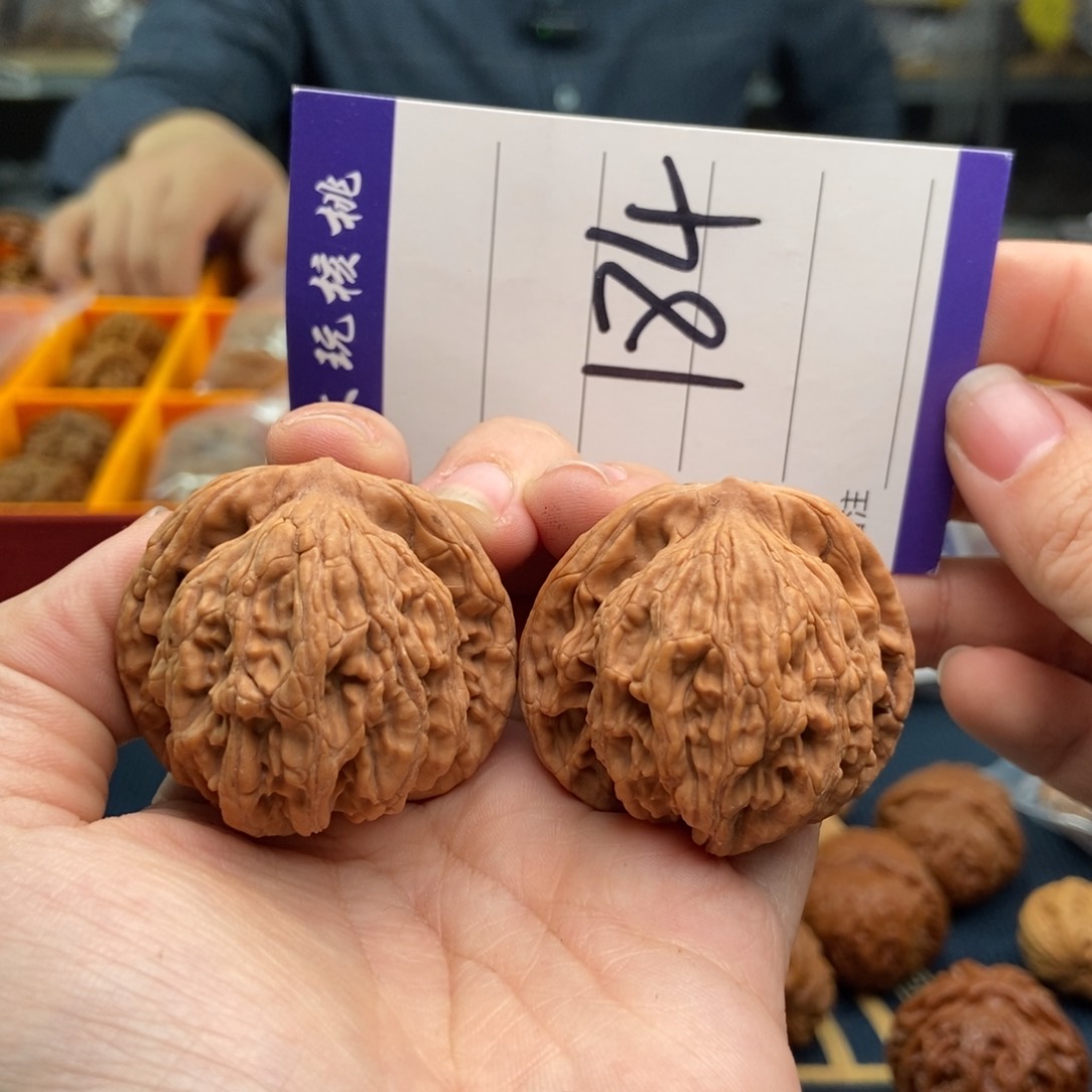 文玩核桃吊坠41虎头