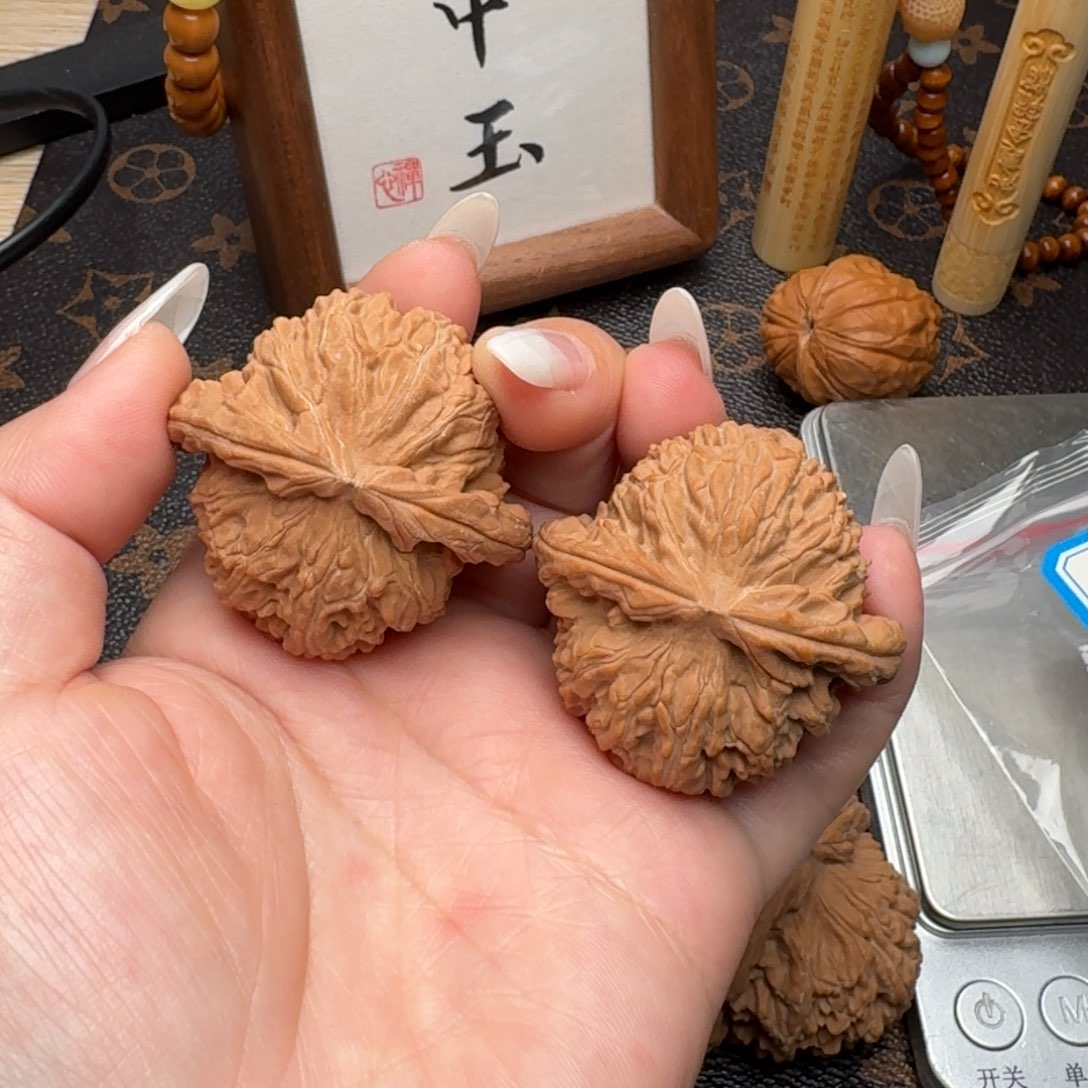 *****文玩核桃把件43白狮子G089