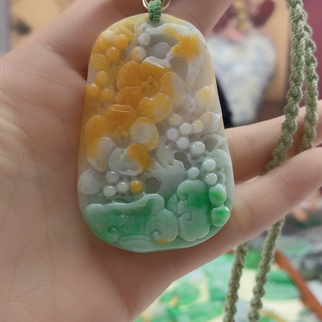 翡翠未镶嵌颈饰翡翠