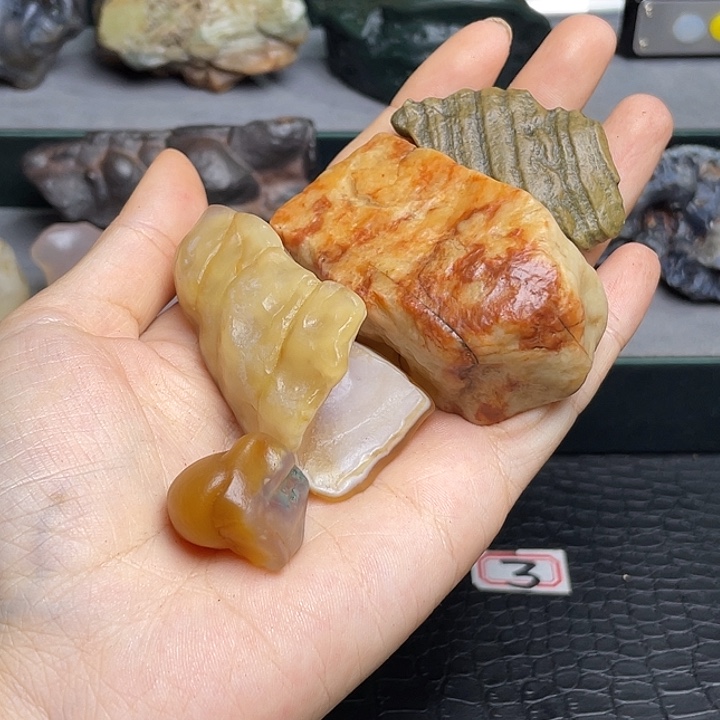 ～***子有机玻璃阿拉善戈壁石