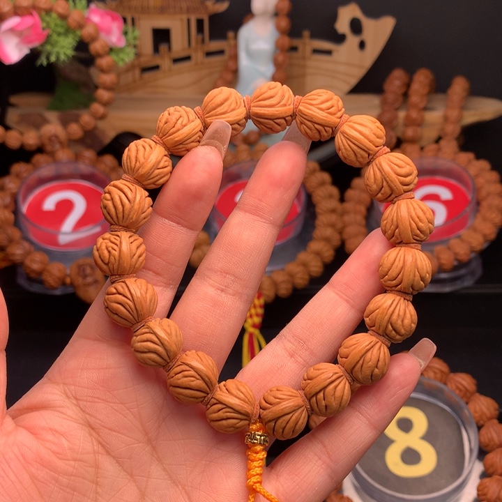 桃核吊坠1.4祥云纹手串