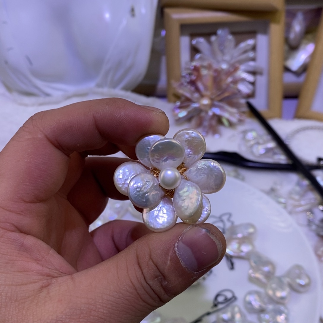 胸饰未镶嵌淡水珍珠