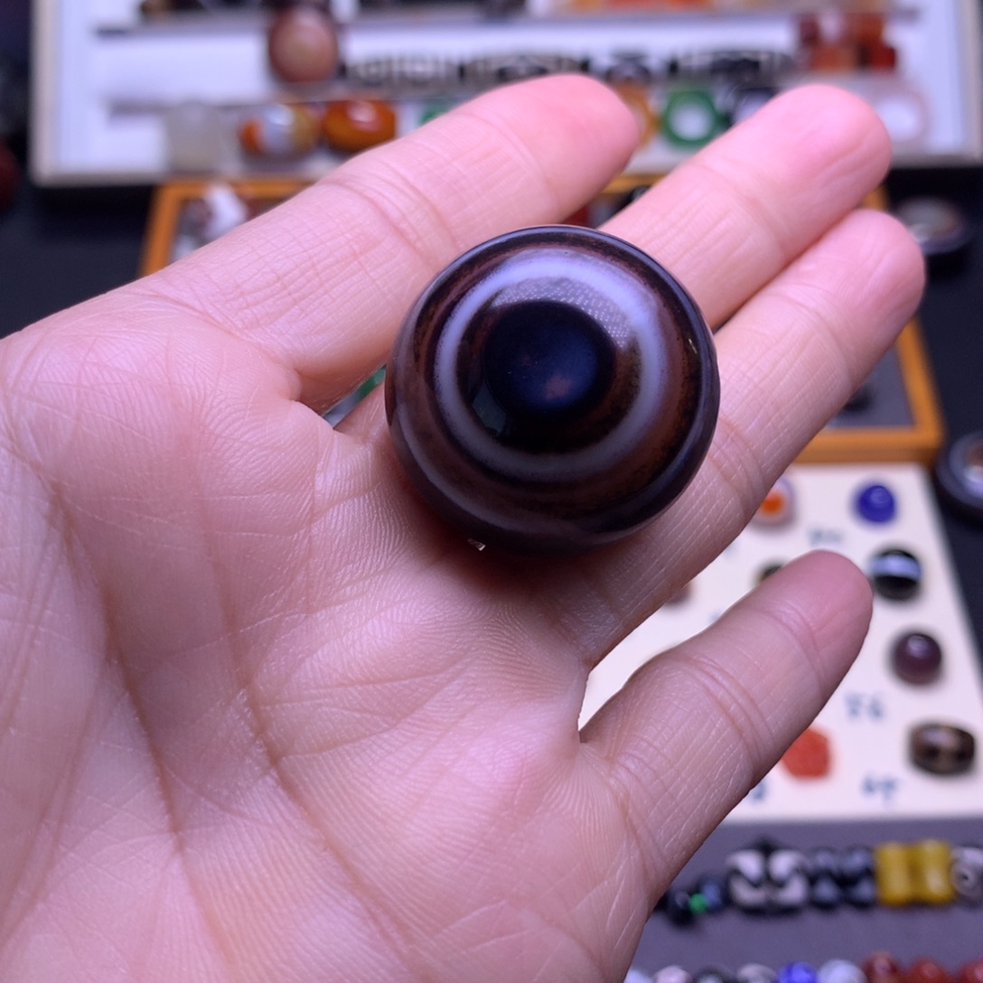 坦***生玛瑙/玉髓未镶嵌颈饰