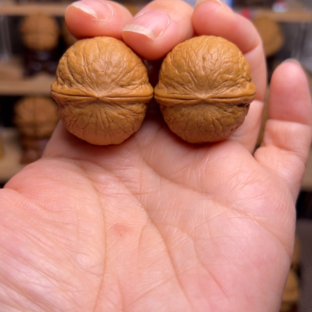 文玩核桃把件15w云巅皮皮球32尺