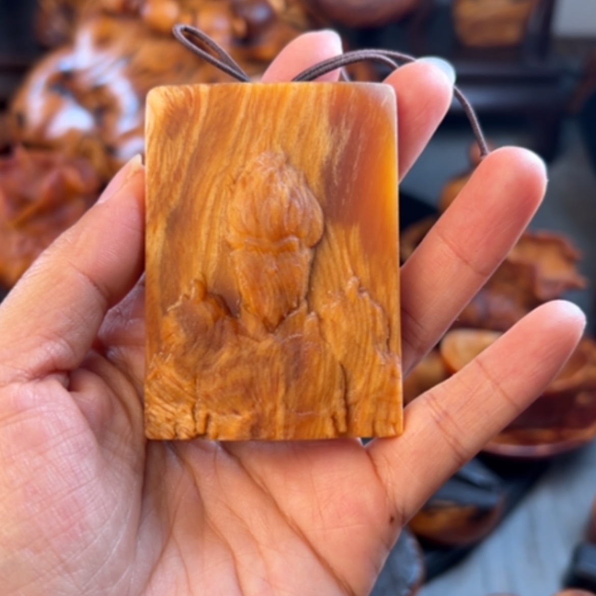 【闪购商品】松木（琥珀木）把件