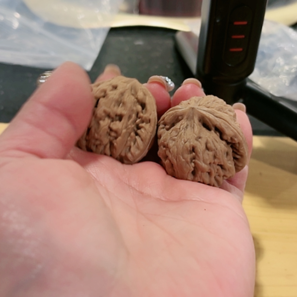 【闪购商品】文玩核桃把件南疆石通尺